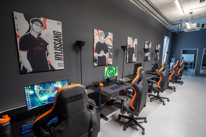 [From the industry] Fnatic partners with BMW to open Esports